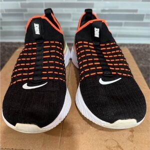 Nike REACT PHANTOM RUN FLYKNIT Black and Orange Athletic Shoes Slip-On Design